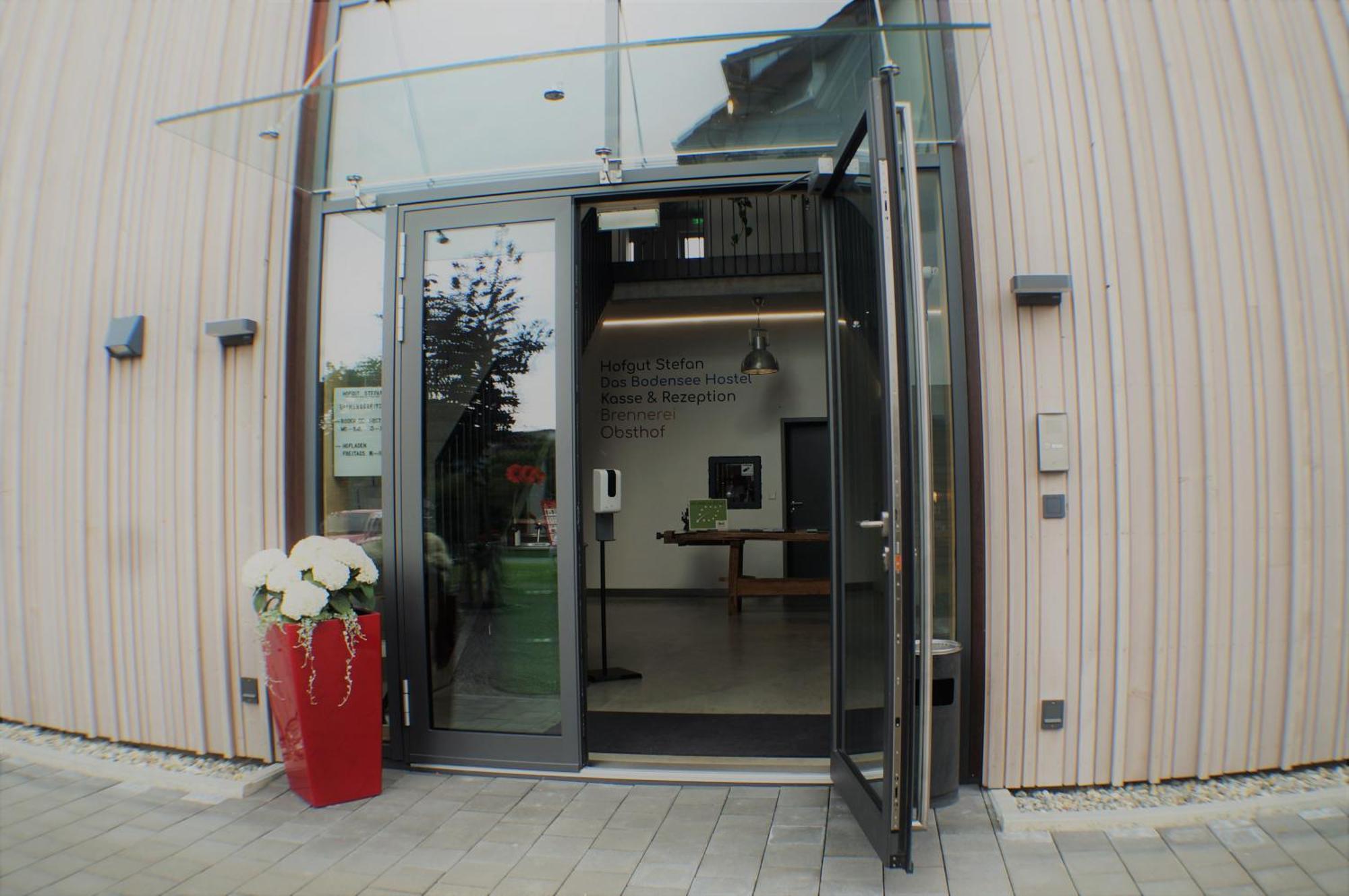 Hofgut Stefan Hostel อูลดิงเงน มึลโฮเฟิน ภายนอก รูปภาพ